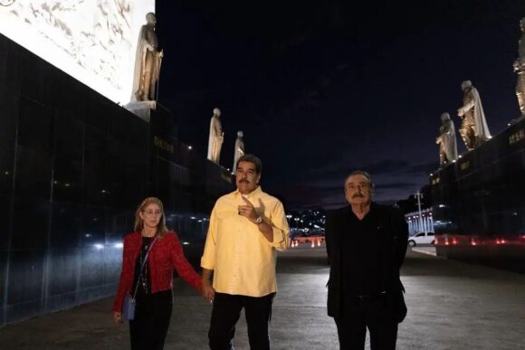 NICOLÁS MADURO: «AL PUEBLO DE EU LE DIGO QUE AQUÍ, EN VENEZUELA, TIENE A UN PUEBLO AMIGO»