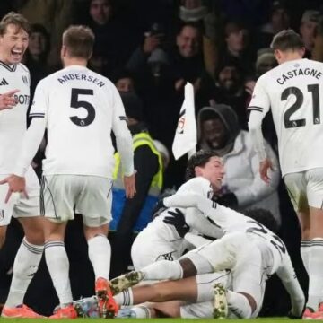 ASÍ FUE EL GOLAZO DE RAÚL JIMÉNEZ CON ICÓNICO FESTEJO EN TRIUNFO DEL FULHAM ANTE EL CHELSEA