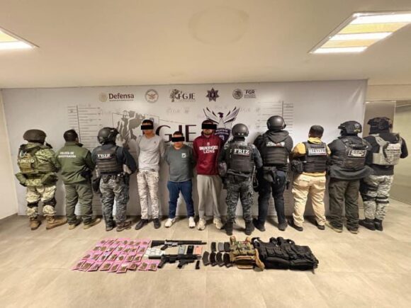 DESARTICULAN FUERZAS DE SEGURIDAD A CÉLULA DELICTIVA EN FRESNILLO; HAY TRES DETENIDOS Y ARMAS DE FUEGO ASEGURADAS