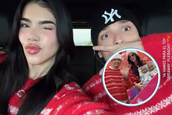 REVELAN QUE PESO PLUMA HABRÍA REGALADO TRES BOLSOS DE 200 MIL PESOS A KENIA OS EN NAVIDAD REVELAN QUE PESO PLUMA HABRÍA REGALADO TRES BOLSOS DE 200 MIL PESOS A KENIA OS EN NAVIDAD