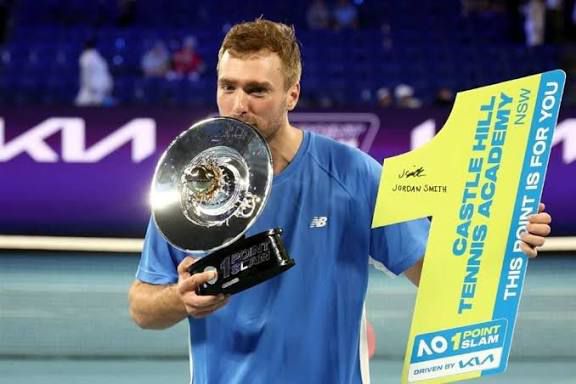 JUGADOR AFICIONADO DERROTA A SINNER EN EL TORNEO ONE POINT SLAM JUGADOR AFICIONADO DERROTA A SINNER EN EL TORNEO ONE POINT SLAM