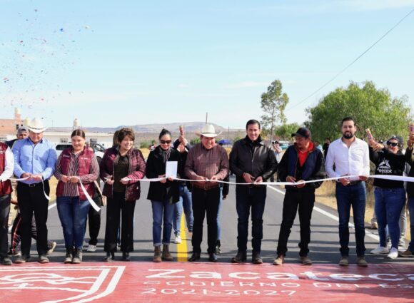 INAUGURA GOBERNADOR DAVID MONREAL ÁVILA OBRAS DEL PROGRAMA DE RESCATE CARRETERO EN LORETO, ZACATECAS