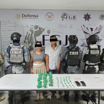 EN TABASCO, DETIENEN FUERZAS DE SEGURIDAD A MASCULINO Y FEMENINA POR PROBABLES DELITOS CONTRA LA SALUD Y POSESIÓN DE CARGADORES ABASTECIDOS EN TABASCO, DETIENEN FUERZAS DE SEGURIDAD A MASCULINO Y FEMENINA POR PROBABLES DELITOS CONTRA LA SALUD Y POSESIÓN DE CARGADORES ABASTECIDOS