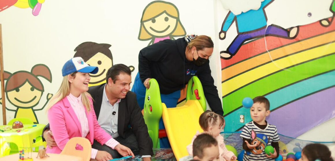 INAUGURA MIGUEL VARELA OBRAS DE REHABILITACIÓN DIF CAPITAL