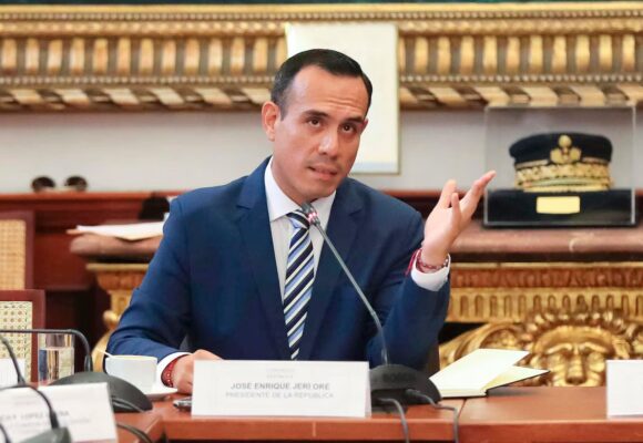 JOSE JERI, PRESIDENTE DE PERÚ ES DESTITUIDO POR EL CONGRESO