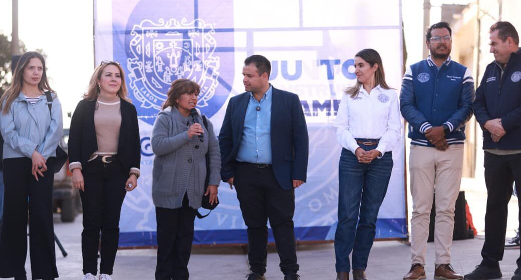 GOBIERNO DE MIGUEL VARELA CONTINÚA LLEVANDO OBRA PÚBLICA A LAS COLONIAS GOBIERNO DE MIGUEL VARELA CONTINÚA LLEVANDO OBRA PÚBLICA A LAS COLONIAS