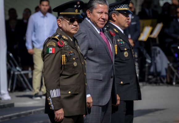 EN EL DÍA DE LA BANDERA, CONVOCA GOBERNADOR DAVID MONREAL A PONER A MÉXICO Y ZACATECAS POR ENCIMA DE TODO EN EL DÍA DE LA BANDERA, CONVOCA GOBERNADOR DAVID MONREAL A PONER A MÉXICO Y ZACATECAS POR ENCIMA DE TODO