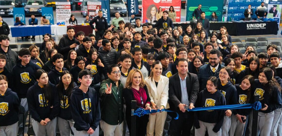 TRABAJA LA CAPITAL POR EL FUTURO PROFESIONAL DE LA JUVENTUD ZACATECANA TRABAJA LA CAPITAL POR EL FUTURO PROFESIONAL DE LA JUVENTUD ZACATECANA