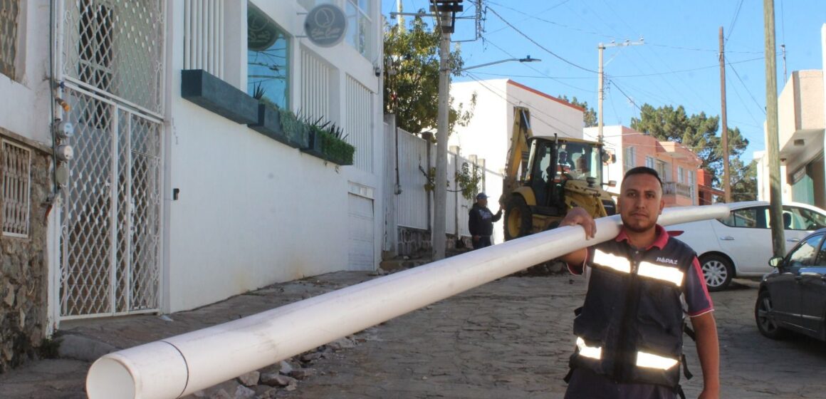 REHABILITA JIAPAZ RED DE AGUA POTABLE EN CALLE CONSTITUCIÓN, EN ZACATECAS REHABILITA JIAPAZ RED DE AGUA POTABLE EN CALLE CONSTITUCIÓN, EN ZACATECAS