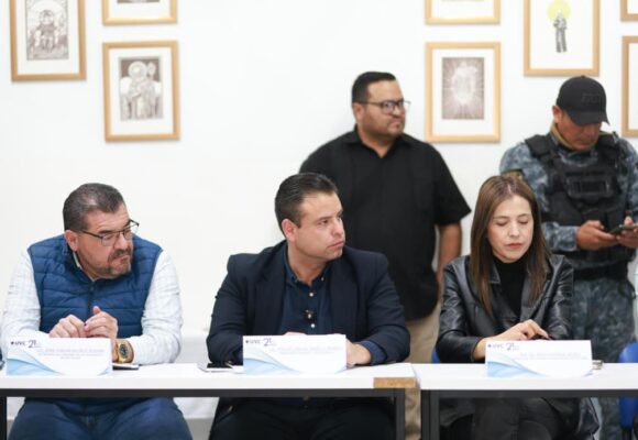 MIGUEL VARELA COLABORARÁ CON EL GOBIERNO ESTATAL Y EMPRESARIOS PARA UN FESTIVAL CULTURAL ORDENADO, LIMPIO Y SEGURO MIGUEL VARELA COLABORARÁ CON EL GOBIERNO ESTATAL Y EMPRESARIOS PARA UN FESTIVAL CULTURAL ORDENADO, LIMPIO Y SEGURO