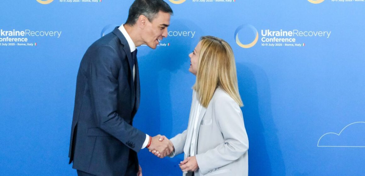 MELONI SE ALINEA CON SÁNCHEZ: ITALIA «NO QUIERE ENTRAR» EN LA GUERRA PERO ENVIARÁ AYUDA MILITAR