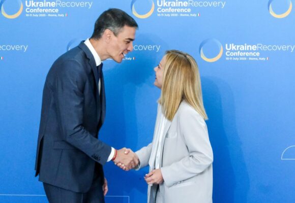 MELONI SE ALINEA CON SÁNCHEZ: ITALIA «NO QUIERE ENTRAR» EN LA GUERRA PERO ENVIARÁ AYUDA MILITAR