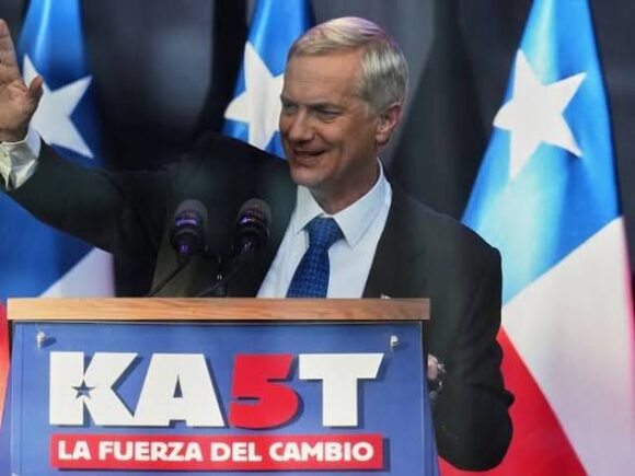 KAST ASUME LA PRESIDENCIA DE CHILE CON PROMESAS DE “ORDEN” Y MANO DURA