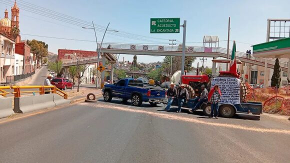 PRODUCTORES DE FRIJOL BLOQUEAN ZACATECAS