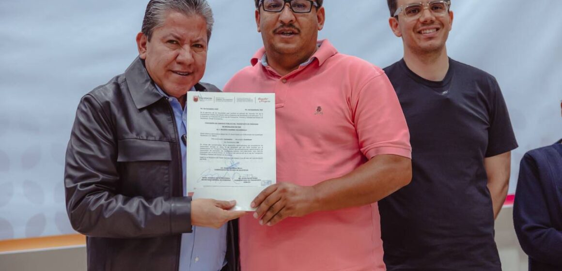 DAVID MONREAL REGULARIZA 301 UNIDADES DE TRANSPORTE PÚBLICO DAVID MONREAL REGULARIZA 301 UNIDADES DE TRANSPORTE PÚBLICO