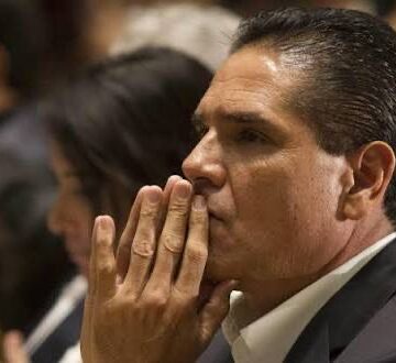 AUTORIDADES DE MICHOACÁN CONFIRMAN QUE SILVANO AUREOLES HUYÓ DEL PAÍS CON APOYO DEL CJNG AUTORIDADES DE MICHOACÁN CONFIRMAN QUE SILVANO AUREOLES HUYÓ DEL PAÍS CON APOYO DEL CJNG