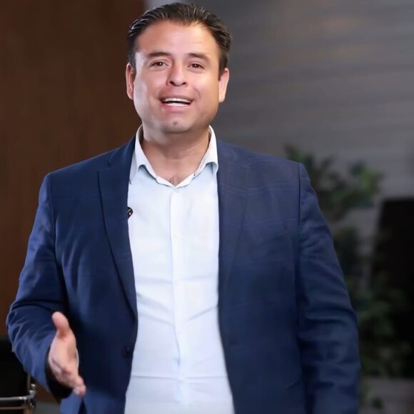 MIGUEL VARELA APOYARÁ A JÓVENES QUE REPRESENTARÁN A ZACATECAS EN SINGAPUR MIGUEL VARELA APOYARÁ A JÓVENES QUE REPRESENTARÁN A ZACATECAS EN SINGAPUR