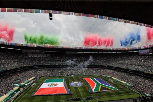 INICIA LA FIESTA: MÉXICO HACE HISTORIA AL INAUGURAR SU TERCER MUNDIAL DE FUTBOL INICIA LA FIESTA: MÉXICO HACE HISTORIA AL INAUGURAR SU TERCER MUNDIAL DE FUTBOL