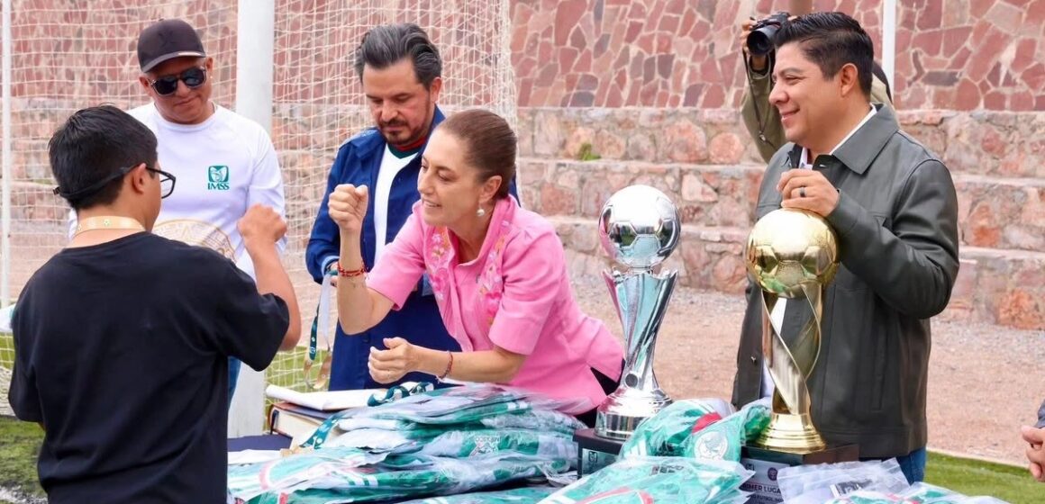 CLAUDIA SHEINBAUM REALIZA VISITA SORPRESA A SLP PARA ENTREGAR BOLETOS DEL MUNDIAL 2026 CLAUDIA SHEINBAUM REALIZA VISITA SORPRESA A SLP PARA ENTREGAR BOLETOS DEL MUNDIAL 2026
