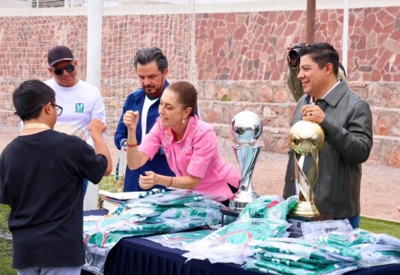 CLAUDIA SHEINBAUM REALIZA VISITA SORPRESA A SLP PARA ENTREGAR BOLETOS DEL MUNDIAL 2026