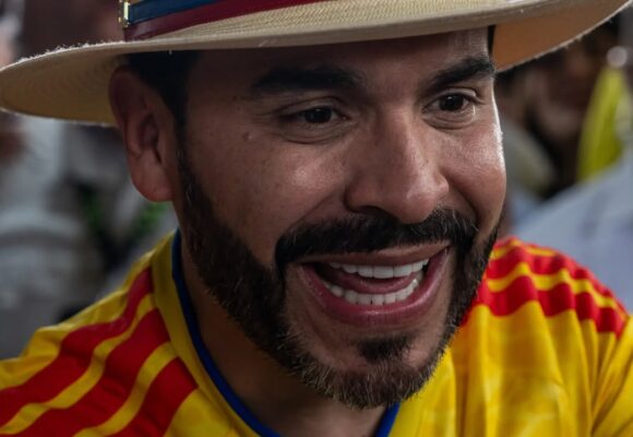 ABELARDO DE LA ESPRIELLA ENCABEZA LAS PRESIDENCIALES DE COLOMBIA CON 50% DE VOTOS COMPUTADOS ABELARDO DE LA ESPRIELLA ENCABEZA LAS PRESIDENCIALES DE COLOMBIA CON 50% DE VOTOS COMPUTADOS