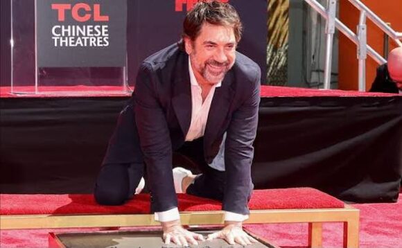 JAVIER BARDEM INMORTALIZA SU NOMBRE; PLASMA SUS HUELLAS EN HOLLYWOOD JAVIER BARDEM INMORTALIZA SU NOMBRE; PLASMA SUS HUELLAS EN HOLLYWOOD