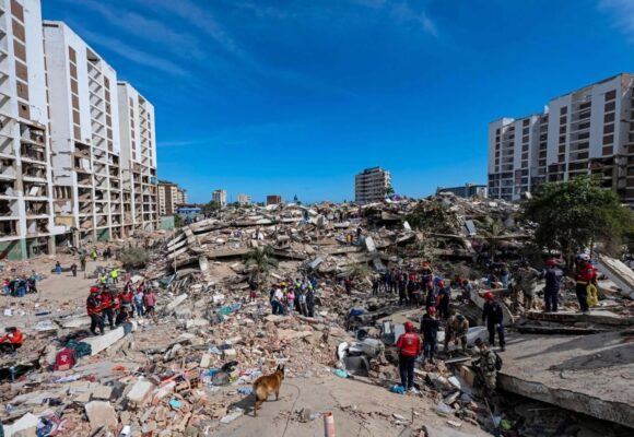 VÍCTIMAS MORTALES DEL TERREMOTO ASCIENDEN A MIL 450