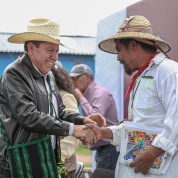 ENTREGA GOBERNADOR DAVID MONREAL APOYOS PARA INFRAESTRUCTURA A ZACATECANOS TEPEHUANOS EN VALPARAÍSO ENTREGA GOBERNADOR DAVID MONREAL APOYOS PARA INFRAESTRUCTURA A ZACATECANOS TEPEHUANOS EN VALPARAÍSO