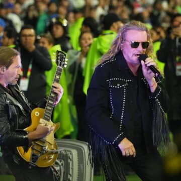 MANÁ ENCIENDE EL ESTADIO AZTECA EN MEDIO TIEMPO DEL MÉXICO VS INGLATERRA CON ‘EL REY’