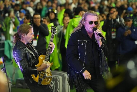 MANÁ ENCIENDE EL ESTADIO AZTECA EN MEDIO TIEMPO DEL MÉXICO VS INGLATERRA CON ‘EL REY’ MANÁ ENCIENDE EL ESTADIO AZTECA EN MEDIO TIEMPO DEL MÉXICO VS INGLATERRA CON ‘EL REY’