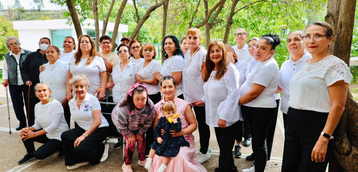 DIF CAPITALINO CLAUSURA ACTIVIDADES DEL GRUPO DE ADULTOS MAYORES FLORECER DIF CAPITALINO CLAUSURA ACTIVIDADES DEL GRUPO DE ADULTOS MAYORES FLORECER