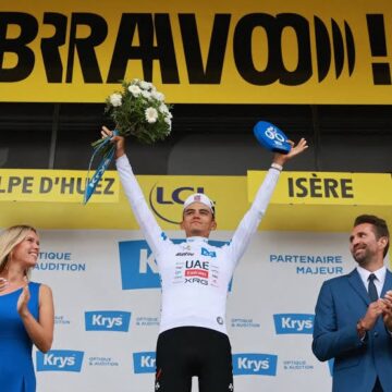 ISAAC DEL TORO SUBE AL PODIO DEL TOUR DE FRANCIA Y GANA PREMIO A MEJOR CICLISTA JOVEN ISAAC DEL TORO SUBE AL PODIO DEL TOUR DE FRANCIA Y GANA PREMIO A MEJOR CICLISTA JOVEN