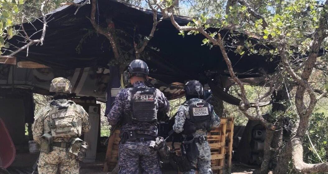 LOCALIZAN Y DESMANTELAN FUERZAS DE SEGURIDAD ÁREA UTILIZADA PARA ELABORACIÓN DE DROGAS SINTÉTICAS EN SOMBRERETE LOCALIZAN Y DESMANTELAN FUERZAS DE SEGURIDAD ÁREA UTILIZADA PARA ELABORACIÓN DE DROGAS SINTÉTICAS EN SOMBRERETE