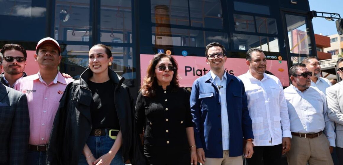 LLEGAN UNIDADES DEL PLATABÚS, ZACATECAS SE MODERNIZA : DAVID MONREAL LLEGAN UNIDADES DEL PLATABÚS, ZACATECAS SE MODERNIZA : DAVID MONREAL