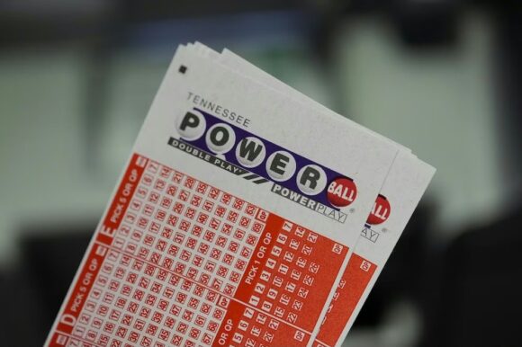 UN AFORTUNADO GANADOR SE LLEVA EL PREMIO MAYOR DE POWERBALL DE USD 1.040 MILLONES TRAS 44 SORTEOS SIN GANADOR UN AFORTUNADO GANADOR SE LLEVA EL PREMIO MAYOR DE POWERBALL DE USD 1.040 MILLONES TRAS 44 SORTEOS SIN GANADOR