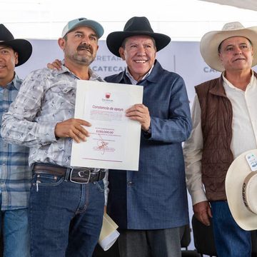 ENCABEZA GOBERNADOR DAVID MONREAL SÉPTIMA EXPO FERIA AGROPECUARIA PARA EL MIGRANTE; ENTREGA 30 TRACTORES Y 22 SUBSIDIOS DE 250 MIL PESOS ENCABEZA GOBERNADOR DAVID MONREAL SÉPTIMA EXPO FERIA AGROPECUARIA PARA EL MIGRANTE; ENTREGA 30 TRACTORES Y 22 SUBSIDIOS DE 250 MIL PESOS