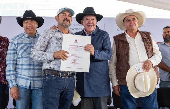 ENCABEZA GOBERNADOR DAVID MONREAL SÉPTIMA EXPO FERIA AGROPECUARIA PARA EL MIGRANTE; ENTREGA 30 TRACTORES Y 22 SUBSIDIOS DE 250 MIL PESOS ENCABEZA GOBERNADOR DAVID MONREAL SÉPTIMA EXPO FERIA AGROPECUARIA PARA EL MIGRANTE; ENTREGA 30 TRACTORES Y 22 SUBSIDIOS DE 250 MIL PESOS