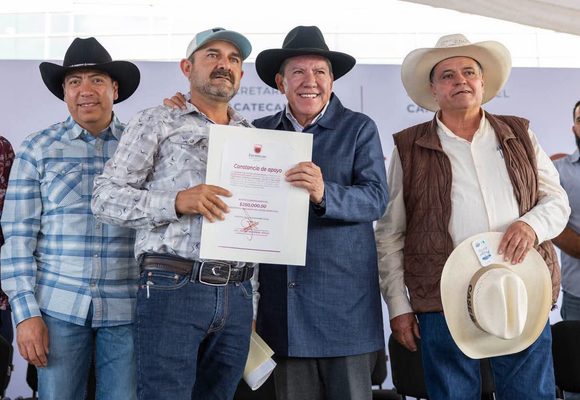 ENCABEZA GOBERNADOR DAVID MONREAL SÉPTIMA EXPO FERIA AGROPECUARIA PARA EL MIGRANTE; ENTREGA 30 TRACTORES Y 22 SUBSIDIOS DE 250 MIL PESOS ENCABEZA GOBERNADOR DAVID MONREAL SÉPTIMA EXPO FERIA AGROPECUARIA PARA EL MIGRANTE; ENTREGA 30 TRACTORES Y 22 SUBSIDIOS DE 250 MIL PESOS