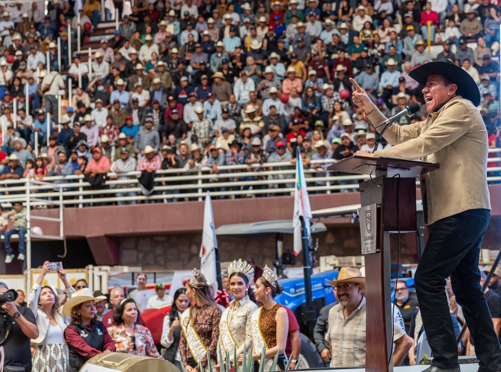 CON LA EXPO ESTATAL AGROPECUARIA 2026, EQUIPA GOBERNADOR DAVID MONREAL AL CAMPO ZACATECANO; RIFA 400 TRACTORES CON LA EXPO ESTATAL AGROPECUARIA 2026, EQUIPA GOBERNADOR DAVID MONREAL AL CAMPO ZACATECANO; RIFA 400 TRACTORES