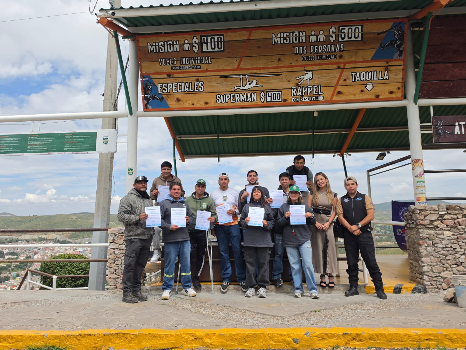 CAPACITAN EN PRIMEROS AUXILIOS AL EQUIPO DE TIROLESA ZACATECAS CAPACITAN EN PRIMEROS AUXILIOS AL EQUIPO DE TIROLESA ZACATECAS